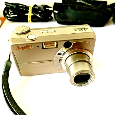 SANYO Dig. Kamera VPC-AZ3EX - 37-111 mm EQ 1:2.7-4.9 - Integr. Blitz - Bild 1 von 4