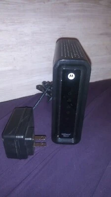 Motorola Surfboard SB6121 4x4 DOCSIS 3.0 Cable Modem Up To 172 Mbps Speed - Image 1 of 4
