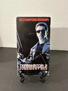 Terminator 2 Judgment Day VHS 1991 Arnold Schwarzenegger Sci-Fi Pre-Owned - Picture 1 of 5