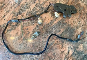 87-93 Ford Mustang Trunk Lid Latch Coupe/Convertible Power Complete with Harness - Picture 1 of 5