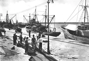 B5201 MARSALA PORTO PARTICOLARE PESCATORI ANIMATA RETI BARCA PESCA LAMPO TRAPANI - Imagen 1 de 2