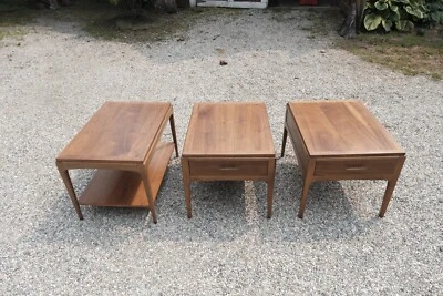 *JUEGO DE 3* Mesas auxiliares Mid Century Lane / Mesa auxiliar con estante Foto 1 de 4
