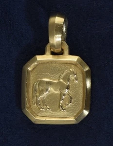 AUTHENTIC DAVID YURMAN 18K GOLD PETRVS HORSE AMULET PENDANT~$1850 Retail - Picture 1 of 4