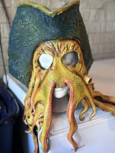 DAVY JONES THE KRAKEN PIRATES OF THE CARIBBEAN MASK DISNEY 2006 DISGUISE - Picture 1 of 4