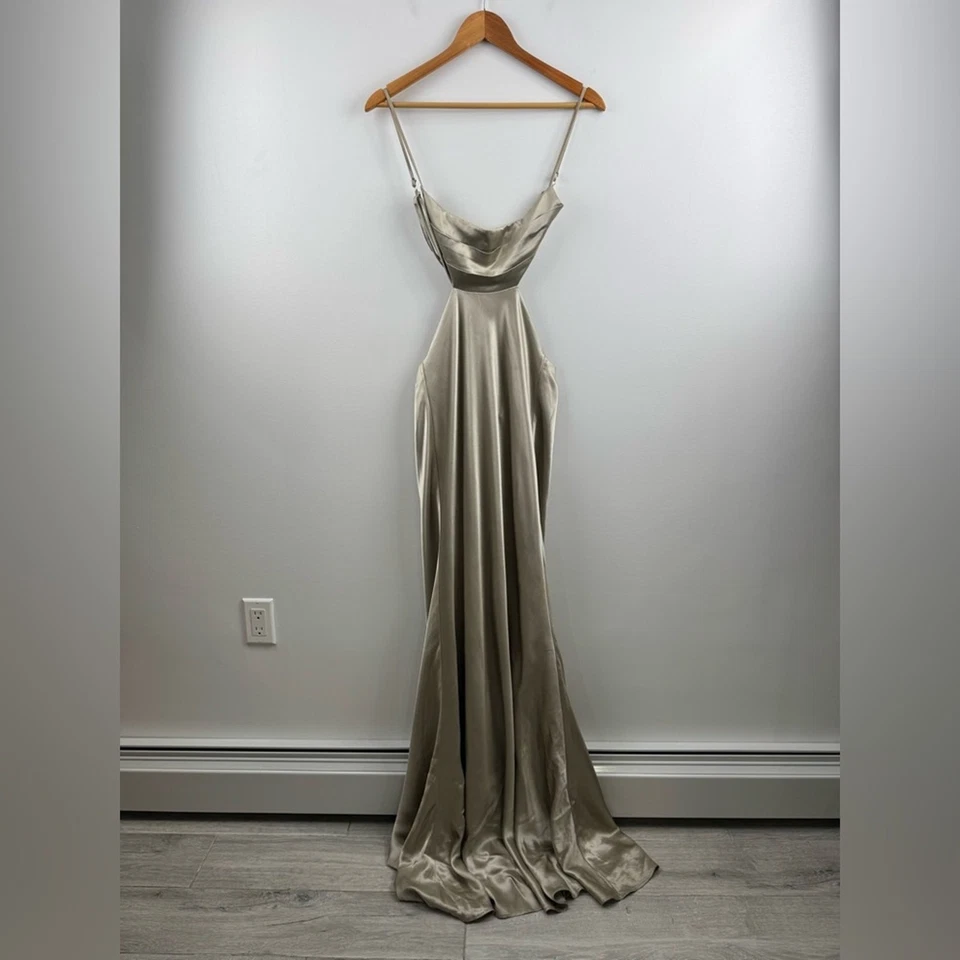 Vestido Sau Lee X Revolve Paula Plateado Talla US 4 Foto 1 de 4