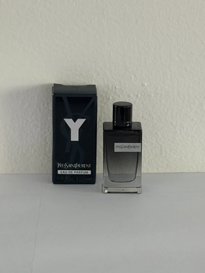 Eau De Parfum Splash YSL Y (0,25 OZ / 7,5 ML) *Fragancia en miniatura* Foto 1 de 1