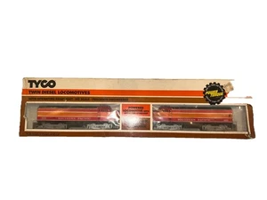 TYCO HO, Baldwin RF-16 “Shark Nose” Southern Pacific 210 NIB Powered/Dummy Set - Picture 1 of 4