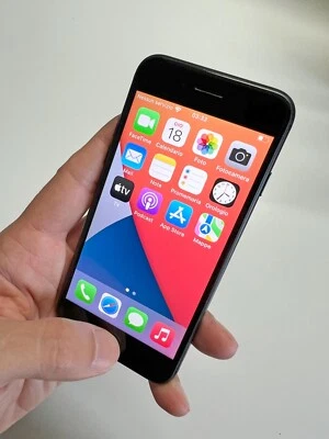 Apple iPhone 7 - 128GB - Nero - Usato - Grado estetico: Ottimo - Immagine 1 di 4