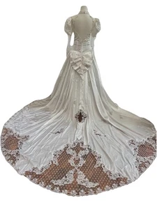 Abito da sposa vintage anni 90 San Martin bianco pizzo raso perline treno taglia 10 - Foto 1 di 22