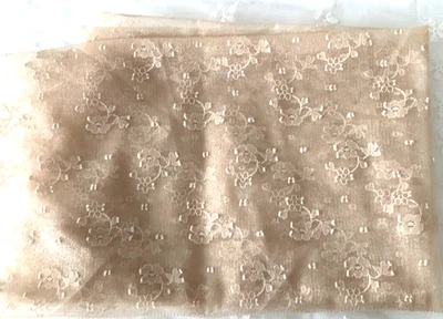 Tela de encaje beige transparente floral 52" ancho x 20" largo remanente nuevo Foto 1 de 3
