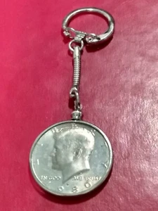 1980 P Kennedy medio dólar plateado llavero - Imagen 1 de 4