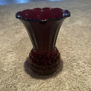ANCHOR HOCKING LARGE RUBY RED VASE- FLUTED / SCALLOPED 9” EUC rare vintage - Picture 1 of 11