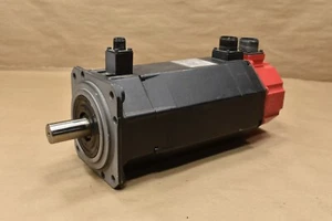 Fanuc Alpha M9/3000 A06B-0163-B675#7000, AC Servo Motor, 61 V, 3000 RPM, 6.8 A - Picture 1 of 7
