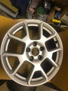 GENUINE FIAT 500 17 INCH 5 STUD ALLOY WHEEL P/N 735674113 2018 MODEL FREE P+P - Picture 1 of 7
