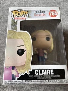 Funko Pop! Vinyl: Claire #754 Modern Family - Picture 1 of 6