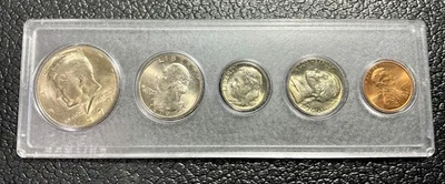 1979-D Uncirculated  5-Coin Set ~ Kennedy Half Dollar ~ Whitman Plastic Folder - Image 1 of 2