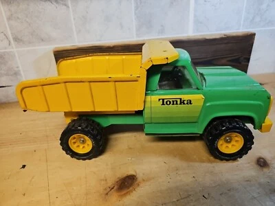 Caminhão basculante vintage 1978 Tonka verde e amarelo aço prensado usado #13190 - Imagem 1 de 4