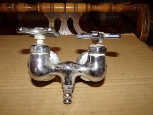 Antique/Vintage Clawfoot Tub Faucet Hot & Cold Knobs - Picture 1 of 3