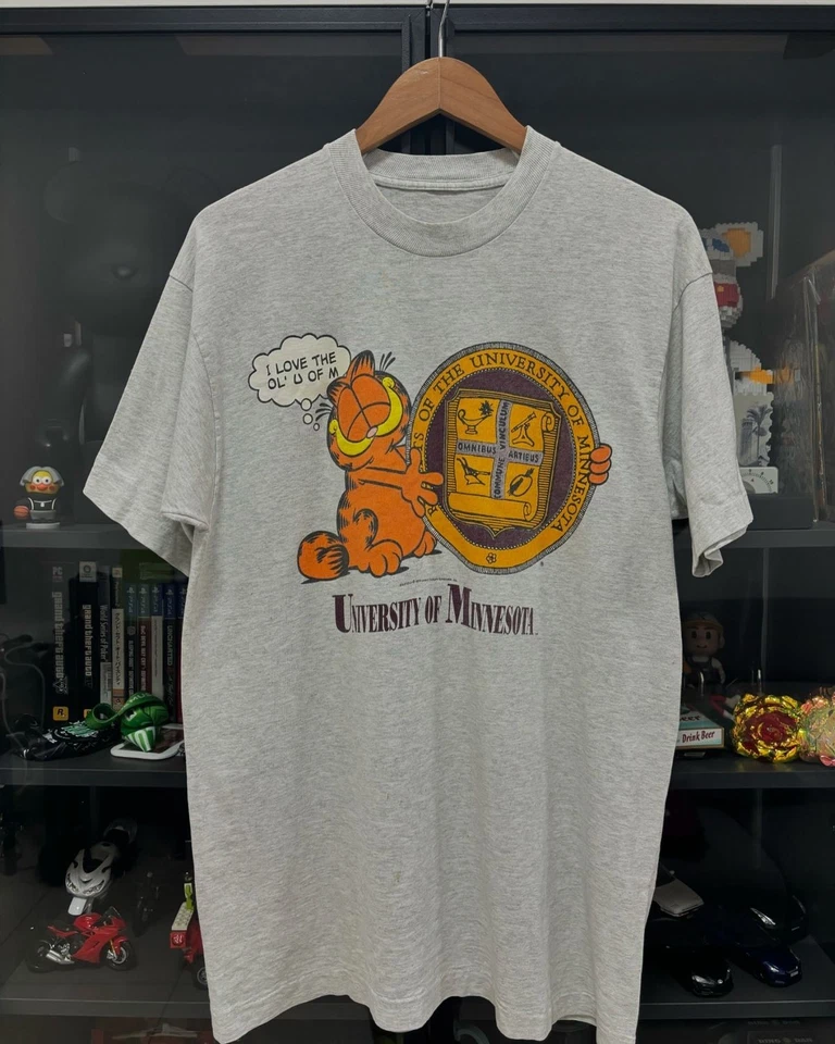 University Of Minnesota Cartoon Garfield Funny Gray T shirt Classic tee HN2851 - Image 1 of 1