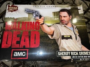 2013 Gentle Giant Walking Dead Limited Edition Sheriff Rick Grimes Bust #596 - Picture 1 of 2