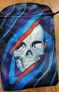 NUOVO! CARTA TAROCCHI TESCHIO SATIN SANTA MORT BORSA RICORDI ORACOLO & RUNE 6"" X 9" - Foto 1 di 3