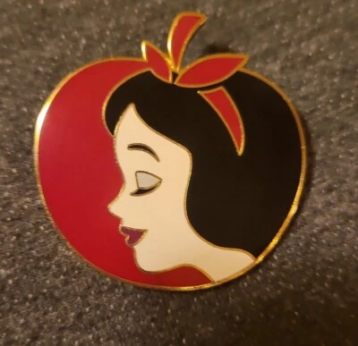 Blancanieves Rojo Perfil Apple D23 Disney Pin Trading LE 150 2022 85 Mi Ran Kim G2 Foto 1 de 2