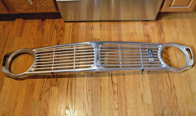 Rejilla radiador aluminio Volvo 142 144 145 144GL 142S 1967-1971, emblema B-20 Foto 1 de 4
