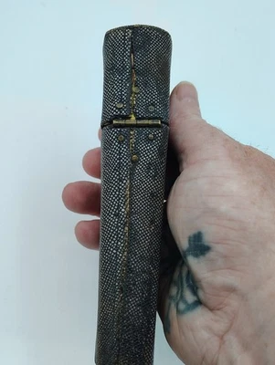Herramientas cartógrafo marinero de finales de 1700 en estuche de piel de tiburón Shagreen Foto 1 de 4