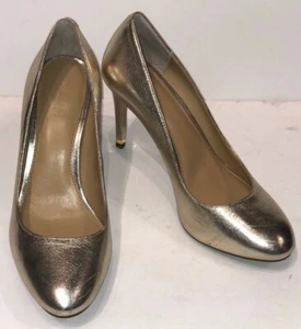 Décolleté Michael Kors in pelle metallizzata oro pallido misura 6,5 M - Foto 1 di 9