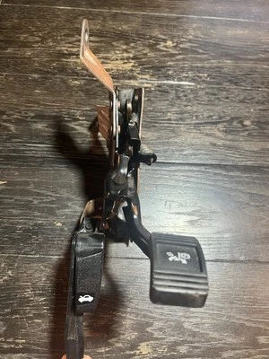 2006-2011 Chevrolet Impala Emergency Brake Pedal Assembly E-Brake Used OEM - Image 1 of 4