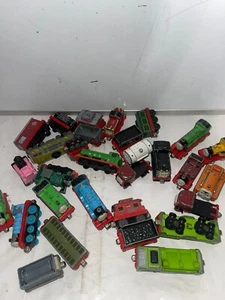 Lote de 30 figuras de acción Thomas Gullane tienen arañazos estado usado - Imagen 1 de 4