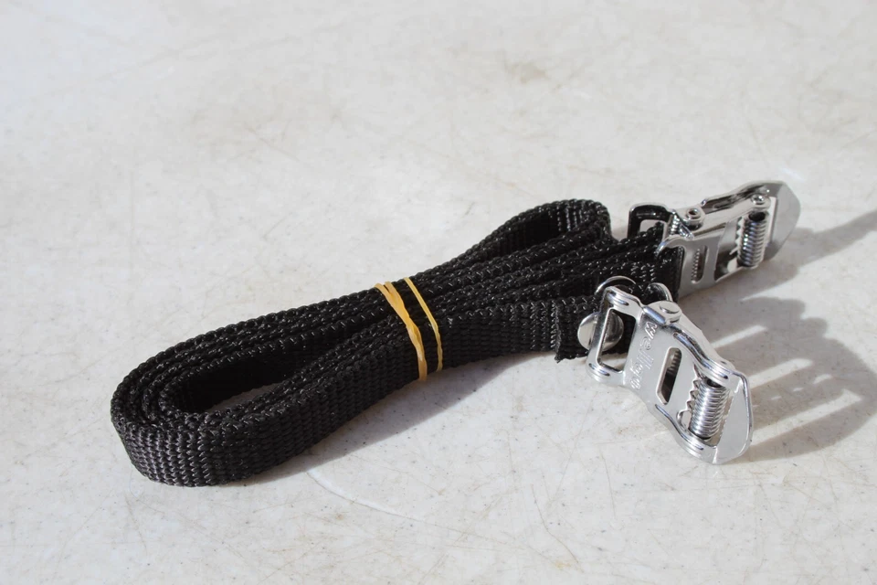 WELLGO TOE STRAPS TOE CLIP STRAPS FOR BIKE BICYCLE PEDALS BLACK NOS - Image 1 of 4
