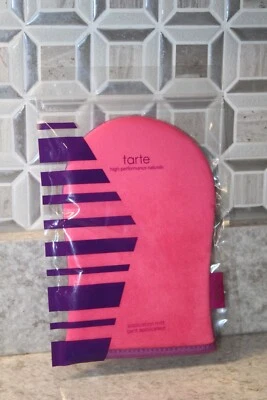 Tarte Self Tan Application Mitt - Image 1 of 4