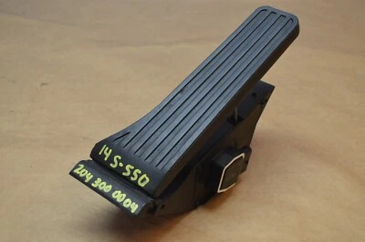 2014 W222 MERCEDES BENZ S550 ACCELERATOR GAS PEDAL ASSEMBLY 2043000004 - Image 1 of 4