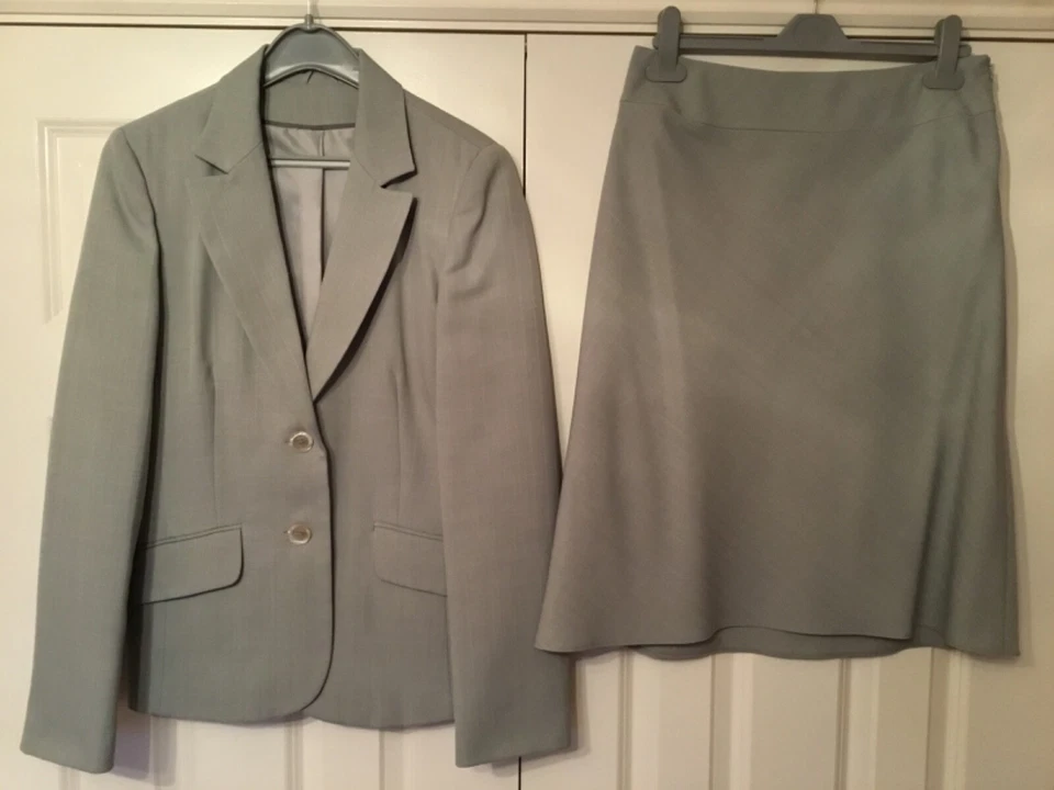Ladies Grey Suit Dorothy Perkins Size 10 Jacket & Skirt Business Work Formal VGC - Image 1 of 4