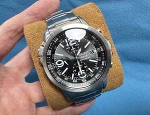Orologio Uomo SEIKO V172-0AG0 Cronografo Solare 42mm - Foto 1 di 17
