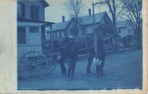1907 RPPC Maple Grove Dairy Wagon & Delivery Boys North Clarendon VT cianotipo - Foto 1 di 2