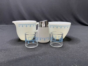 Corelle Schneeflocke Girlande - Milchkännchen Zucker 2 Serviettenringe Pfefferstreuer - Bild 1 von 5