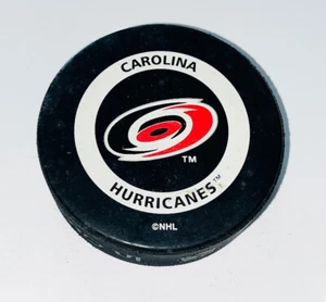 Carolina Hurricanes Official NHL Game Puck InGlasCo Canada Bettman - Picture 1 of 2