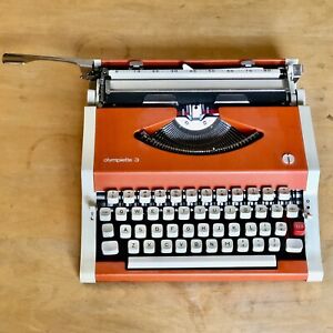 OLYMPIA OLYMPIETTE 3 TYPEWRITER for Parts Or Repair PORTABLE WITH CASE. ORANGE