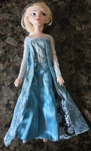 Muñeca Disney Store Disney Frozen Elsa Sparkle Usada Como Está - Imagen 1 de 8