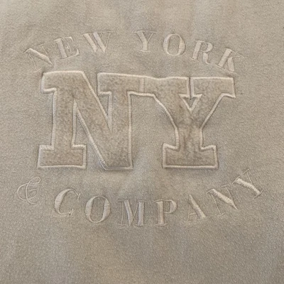 Suéter New York & Company Para Hombre Grande Pullover Cuello Redondo Bordado NY Foto 1 de 4