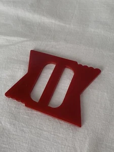 Vintage Red Carved Bakelite Belt Buckle Sash Scarf Art Deco Retro 4”x3” - Picture 1 of 8