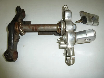 HONDA CMX450 REBEL BRIDGE, FORK TOP & BOTTOM  WITH CLAMPS Foto 1 de 4