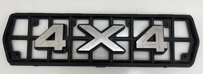 Placa de identificación frontal de letras cromadas 4X4 para camioneta pickup Foto 1 de 4