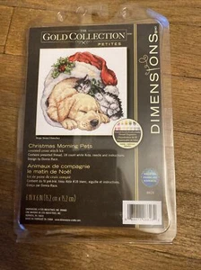 "Dimensions Petite Gold Kollektion Kreuzstich-Set ""Weihnachtsmorgen Haustiere""" - Bild 1 von 3
