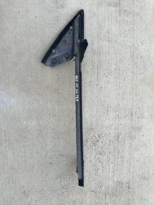 03-07 INFINITI G35 COUPE FRONT DOOR CORNER PIECE WINDOW GUIDE SEAL LEFT SIDE OEM - Picture 1 of 10