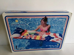 MATERASSINO VINILE DECORATO BANDIERE INTEX ANNI '90 - Imagen 1 de 4