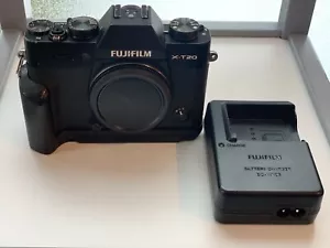 Fuji Fujifilm X-T20 XT20 XT-20 24.3MP Silver Body Only ** PARTS / REPAIR (READ) - Picture 1 of 8