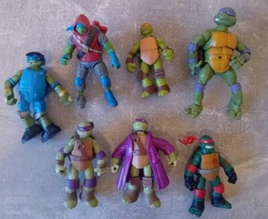 Pacchetto action figure tartaruga ninja varie taglie anno tmnt usato Joblot ×7 - Foto 1 di 10
